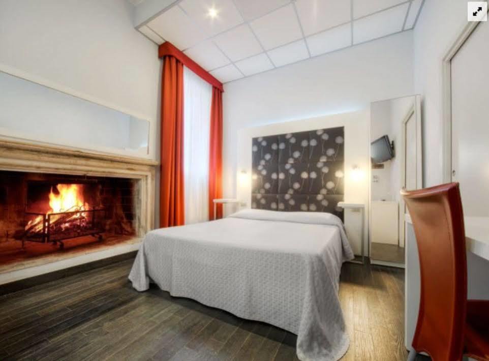 Hotel Aaron 3*